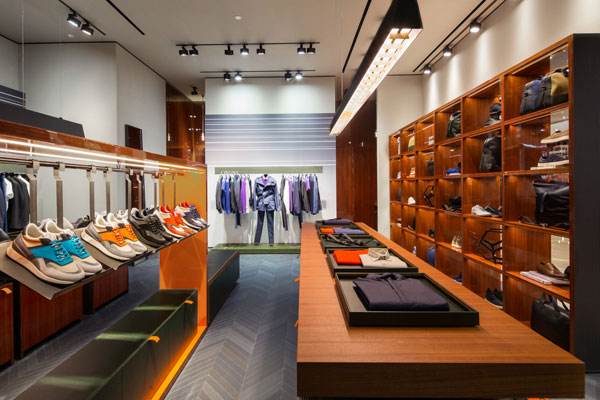 夏天服装如何陈列改变才好