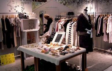 如何陈列让顾客感受商品丰富